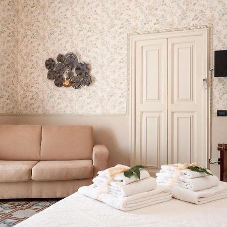 B&B Risveglio Col Rosone Lecce Luaran gambar
