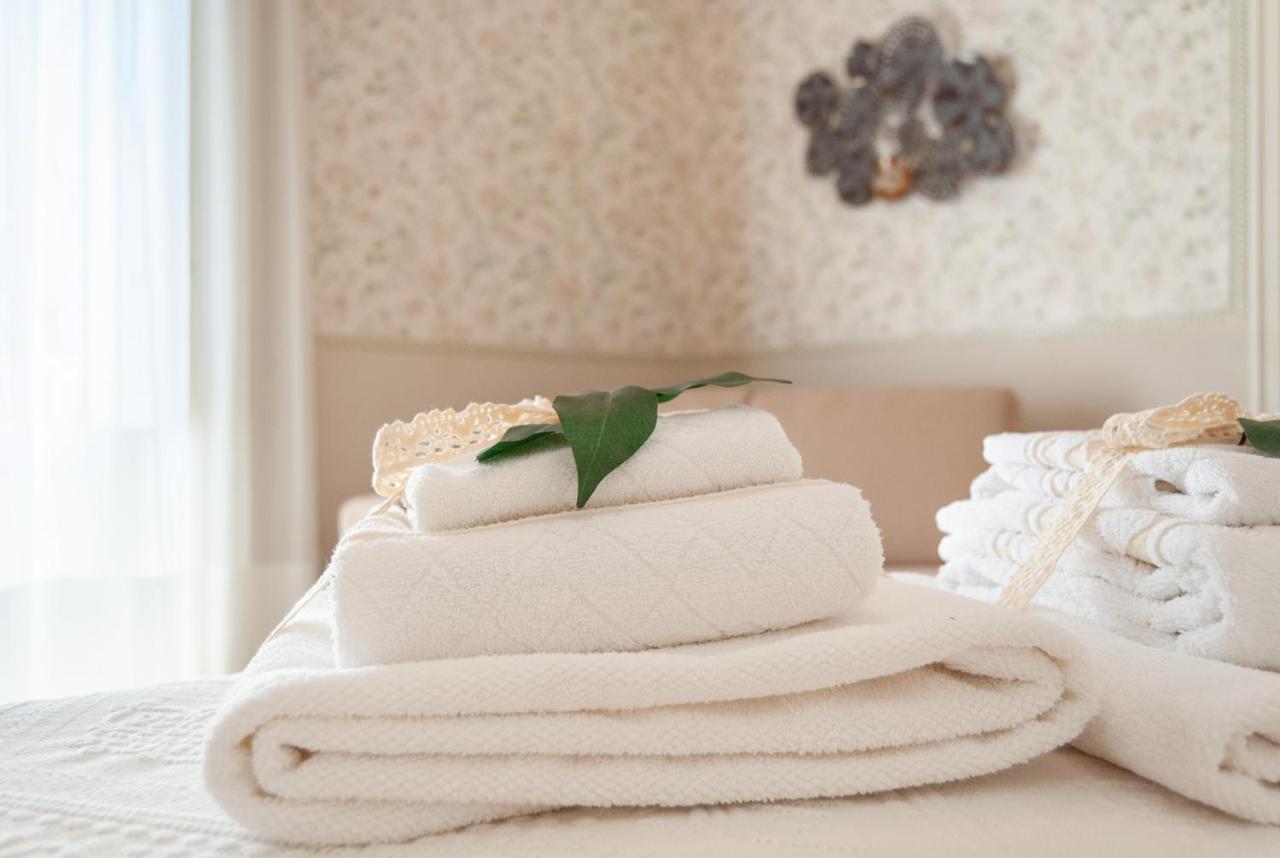 B&B Risveglio Col Rosone Lecce Luaran gambar
