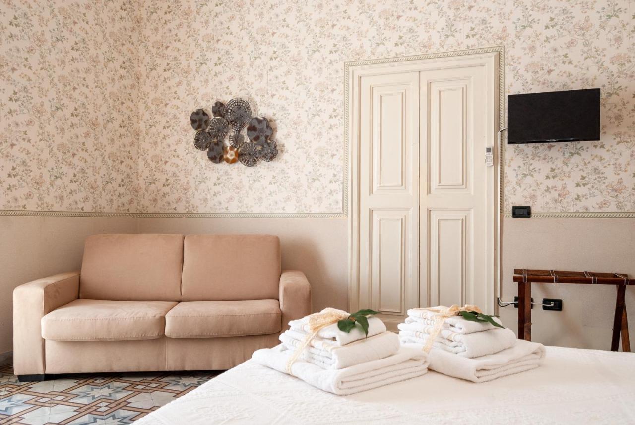 B&B Risveglio Col Rosone Lecce Luaran gambar